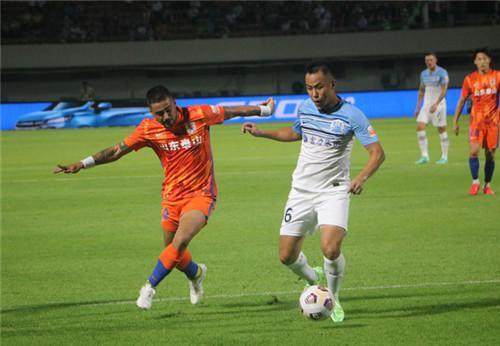 九游官网-广州城磕平泰山同城兄弟受益 范加斯特满意防守